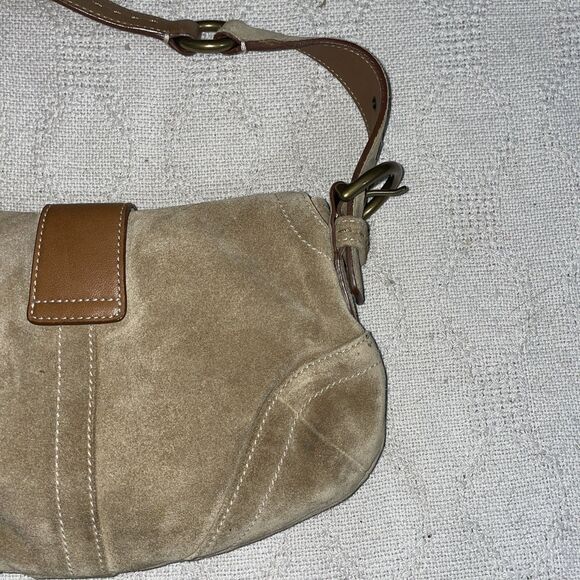 Vintage Y2K Coach Hobo Soho Buckle Flap Shoulder Bag Tan Brown Suede Leather - Picture 10 of 13